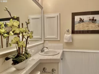 Photo #5: 22495415 Listing