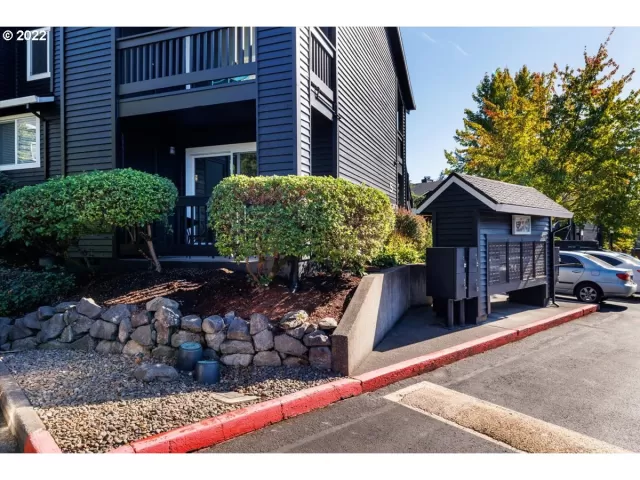 MLS: 22495485 Condo For Sale