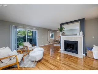 Photo #2: 22495485 Listing