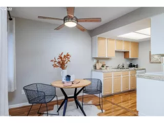 Photo #6: 22495485 Listing