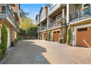 Photo #3: 22497207 Listing