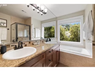 Photo #6: 22497207 Listing