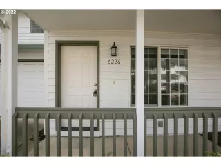 Photo #6: 22497429 Listing