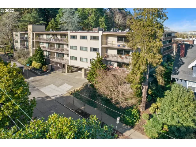 MLS: 22498278 Condo For Sale