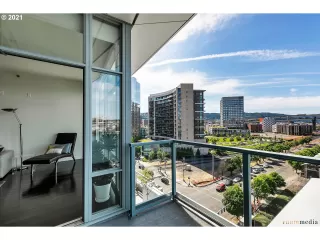 Photo #5: 22498567 Listing