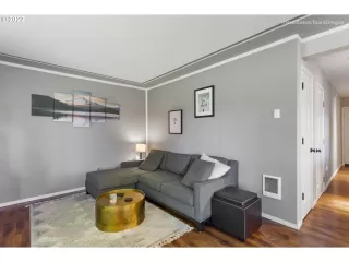 Photo #5: 22498869 Listing