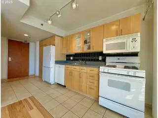 Photo #2: 22499096 Listing