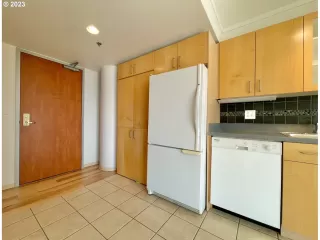 Photo #4: 22499096 Listing