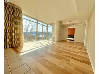 Photo #5: 22499096 Listing