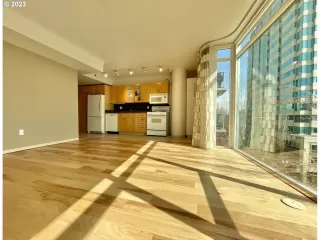 Photo #6: 22499096 Listing