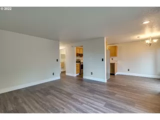 Photo #6: 22499893 Listing