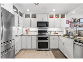 Photo #5: 225007601 Listing