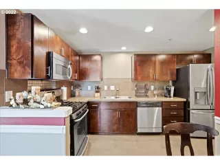 Photo #5: 22501043 Listing 