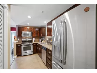 Photo #6: 22501043 Listing 