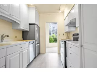 Photo #6: 22502094 Listing 