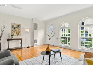 Photo #5: 22502661 Listing