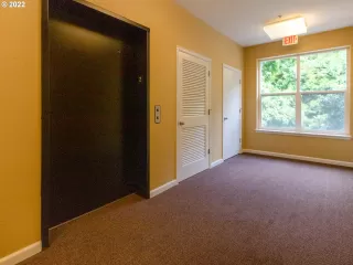 Photo #3: 22503106 Listing