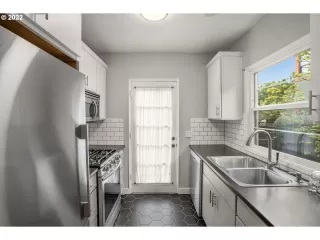 Photo #4: 22503943 Listing 