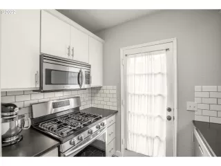 Photo #5: 22503943 Listing 