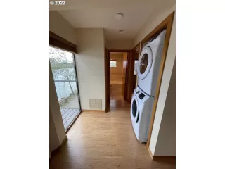 Photo #6: 22504451 Listing