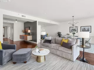 Photo #6: 22504505 Listing