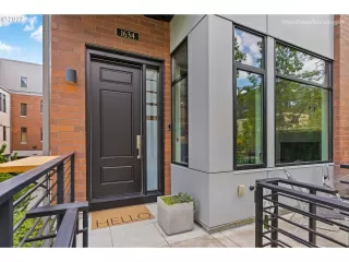 Photo #2: 22504596 Listing