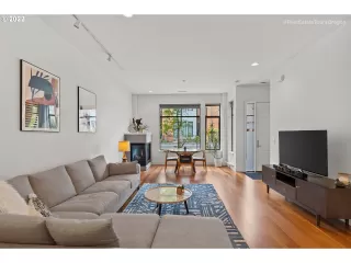 Photo #6: 22504596 Listing