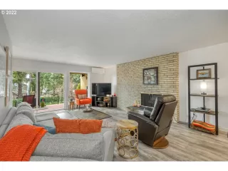 Photo #2: 22504998 Listing