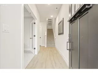 Photo #2: 22506270 Listing