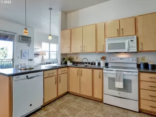 Photo #4: 22506290 Listing