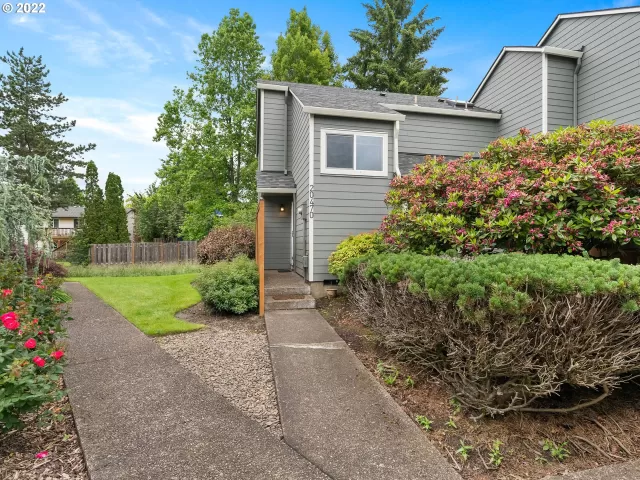 MLS: 22507942 Condo For Sale