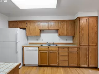 Photo #6: 22507942 Listing