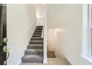 Photo #5: 22508653 Listing