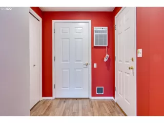 Photo #5: 22509425 Listing