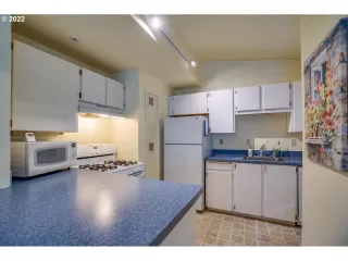 Photo #4: 22510862 Listing