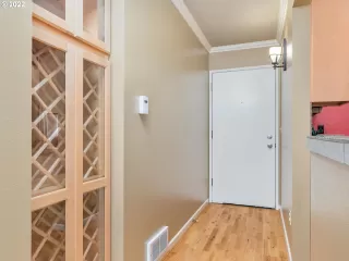 Photo #4: 22511081 Listing