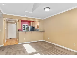 Photo #5: 22511081 Listing