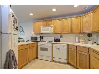 Photo #5: 22511955 Listing