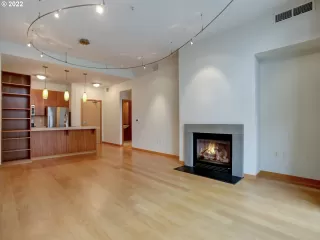 Photo #5: 22512405 Listing