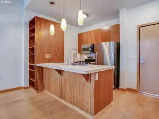 Photo #6: 22512405 Listing