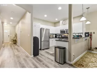 Photo #6: 22512574 Listing