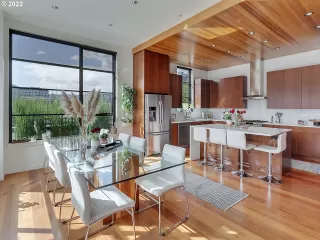 Photo #4: 22513015 Listing