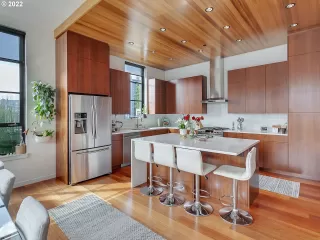 Photo #5: 22513015 Listing