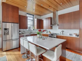 Photo #6: 22513015 Listing