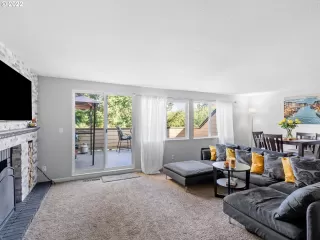 Photo #4: 22513075 Listing