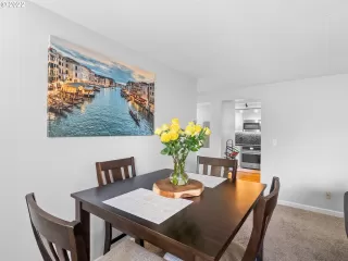 Photo #6: 22513075 Listing