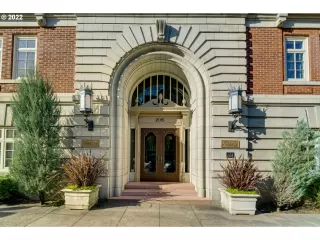 Photo #2: 22513098 Listing