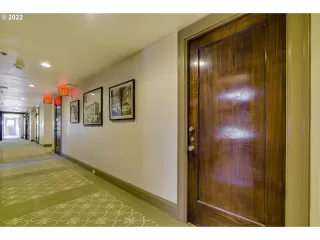 Photo #5: 22513098 Listing