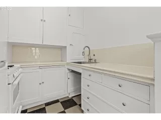 Photo #2: 22514346 Listing