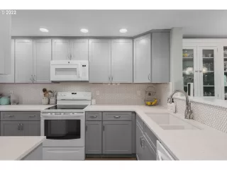 Photo #3: 22515144 Listing